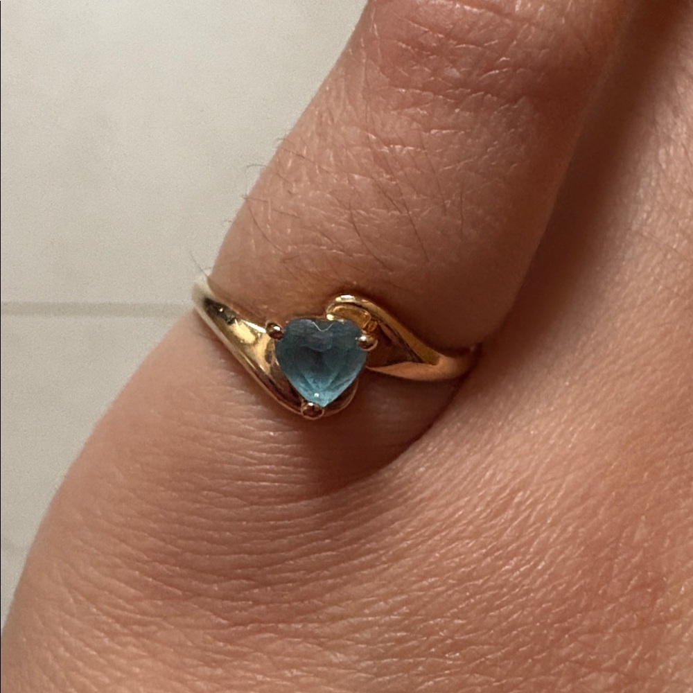10k gold ring with blue topaz crystal
